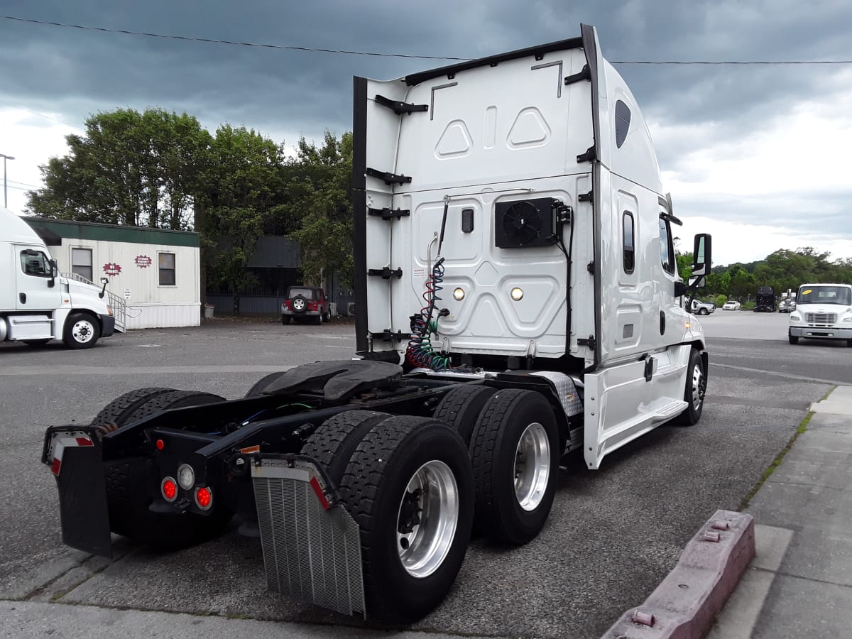 2017 Freightliner/Mercedes CASCADIA 125 679373