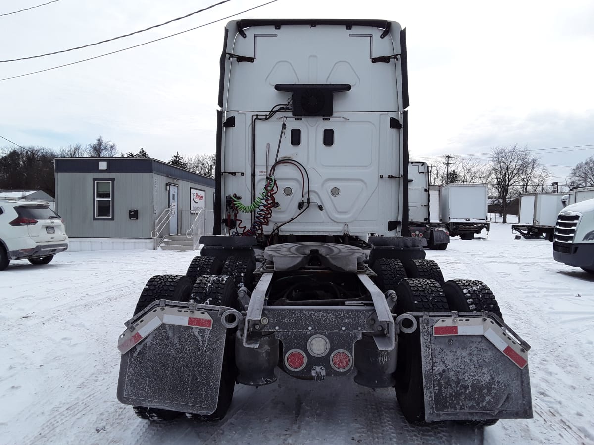 2017 Freightliner/Mercedes CASCADIA 125 679431