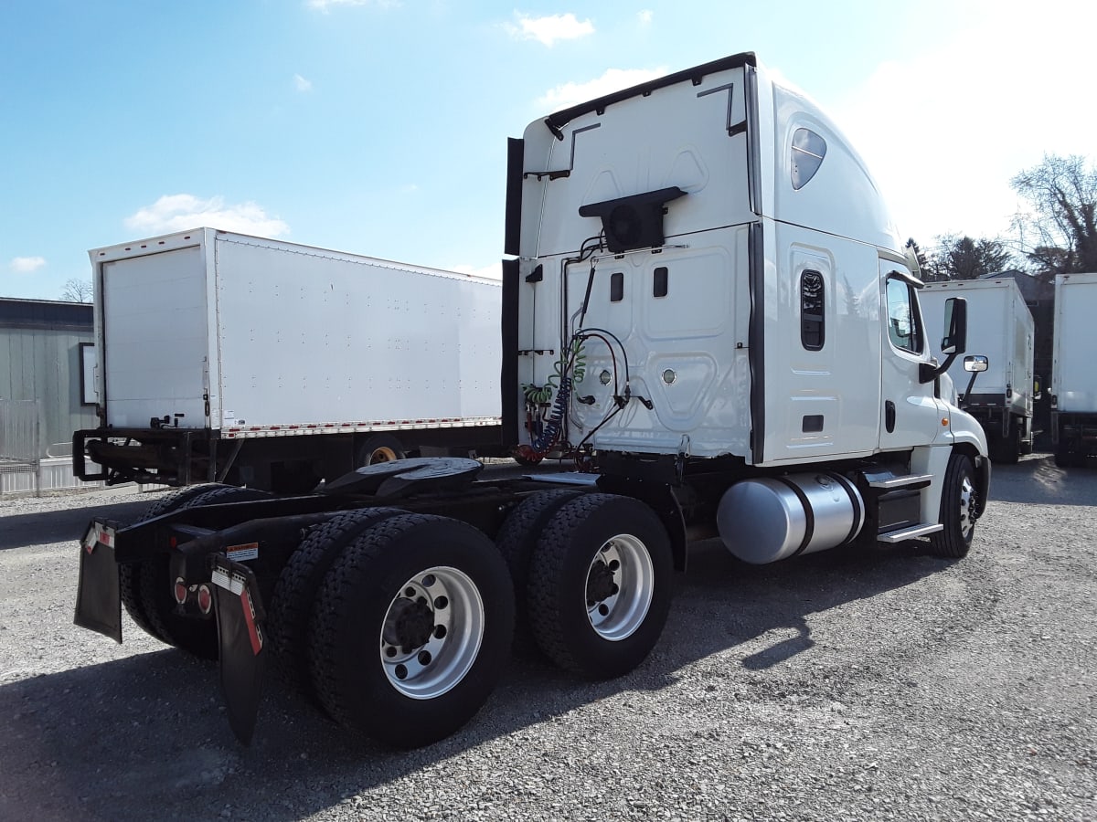 2017 Freightliner/Mercedes CASCADIA 125 679432