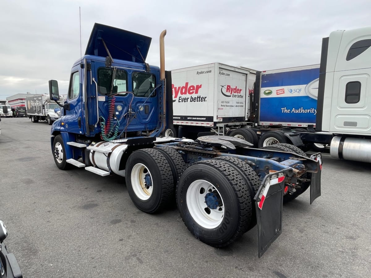 2017 Freightliner/Mercedes CASCADIA 125 679449