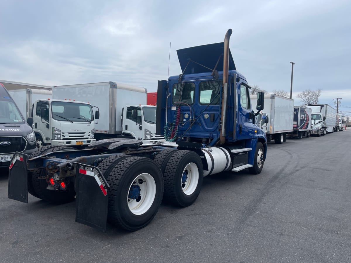 2017 Freightliner/Mercedes CASCADIA 125 679449