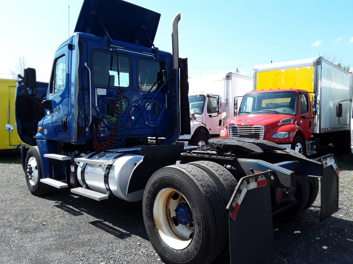 2017 Freightliner/Mercedes CASCADIA 125 679450