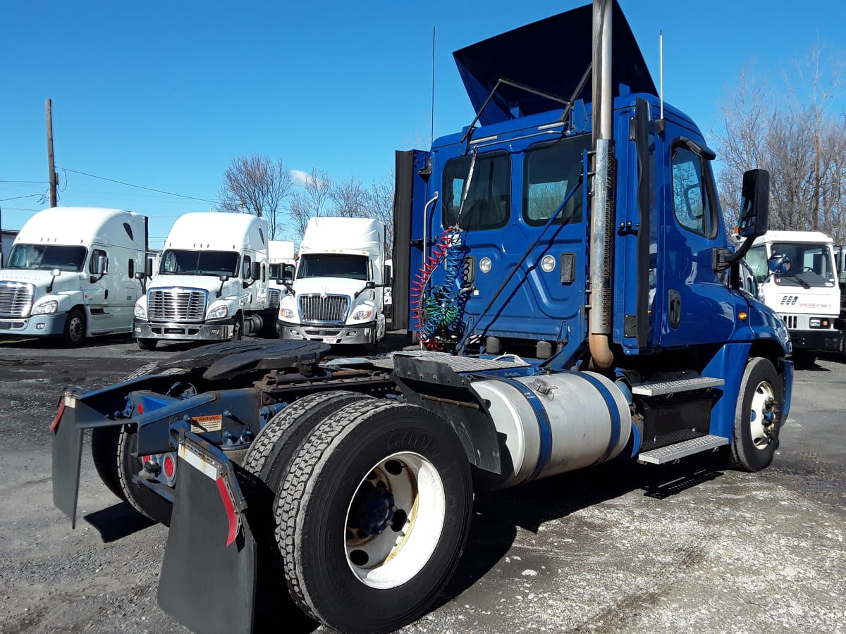 2017 Freightliner/Mercedes CASCADIA 125 679451