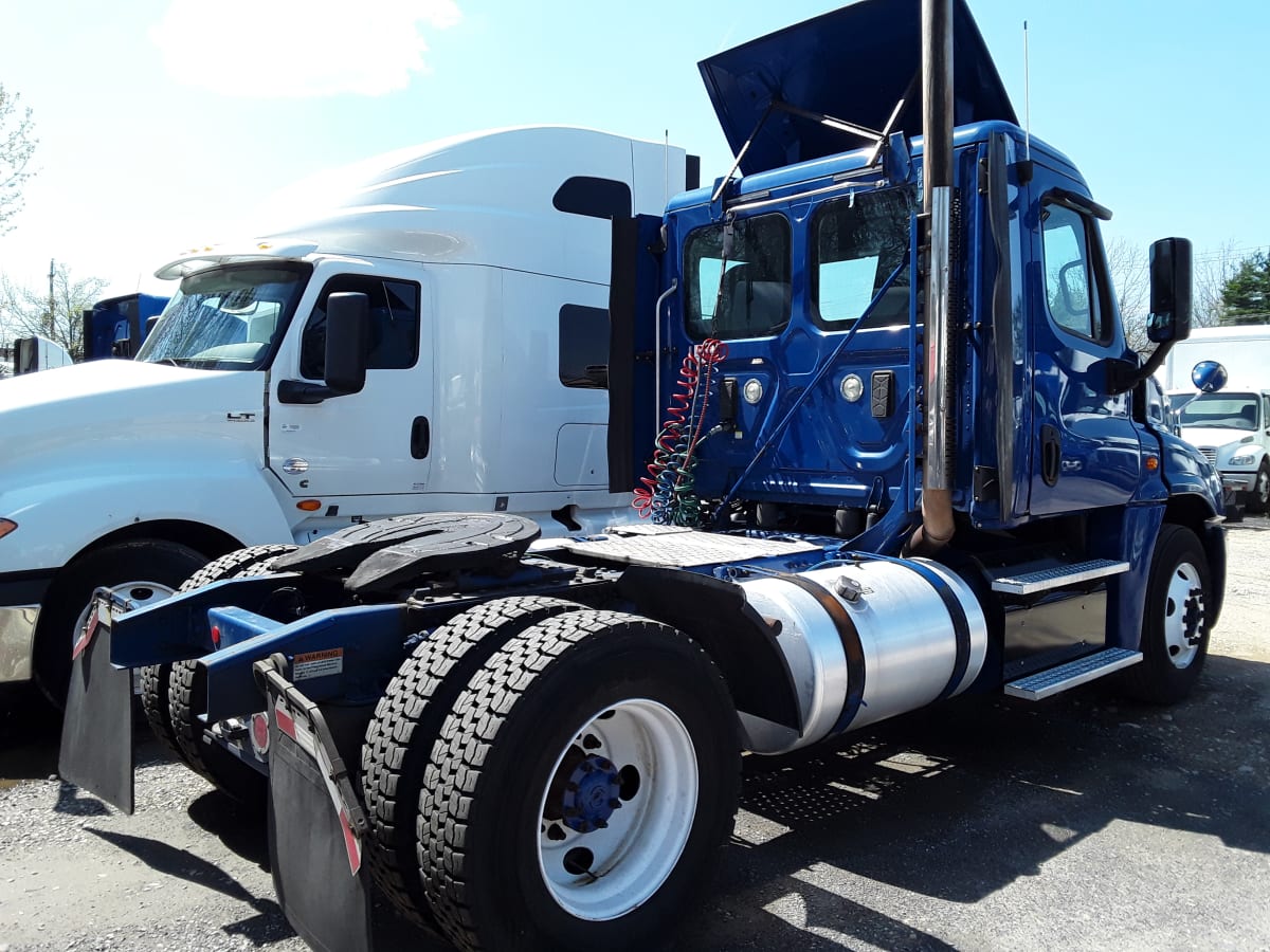 2017 Freightliner/Mercedes CASCADIA 125 679453