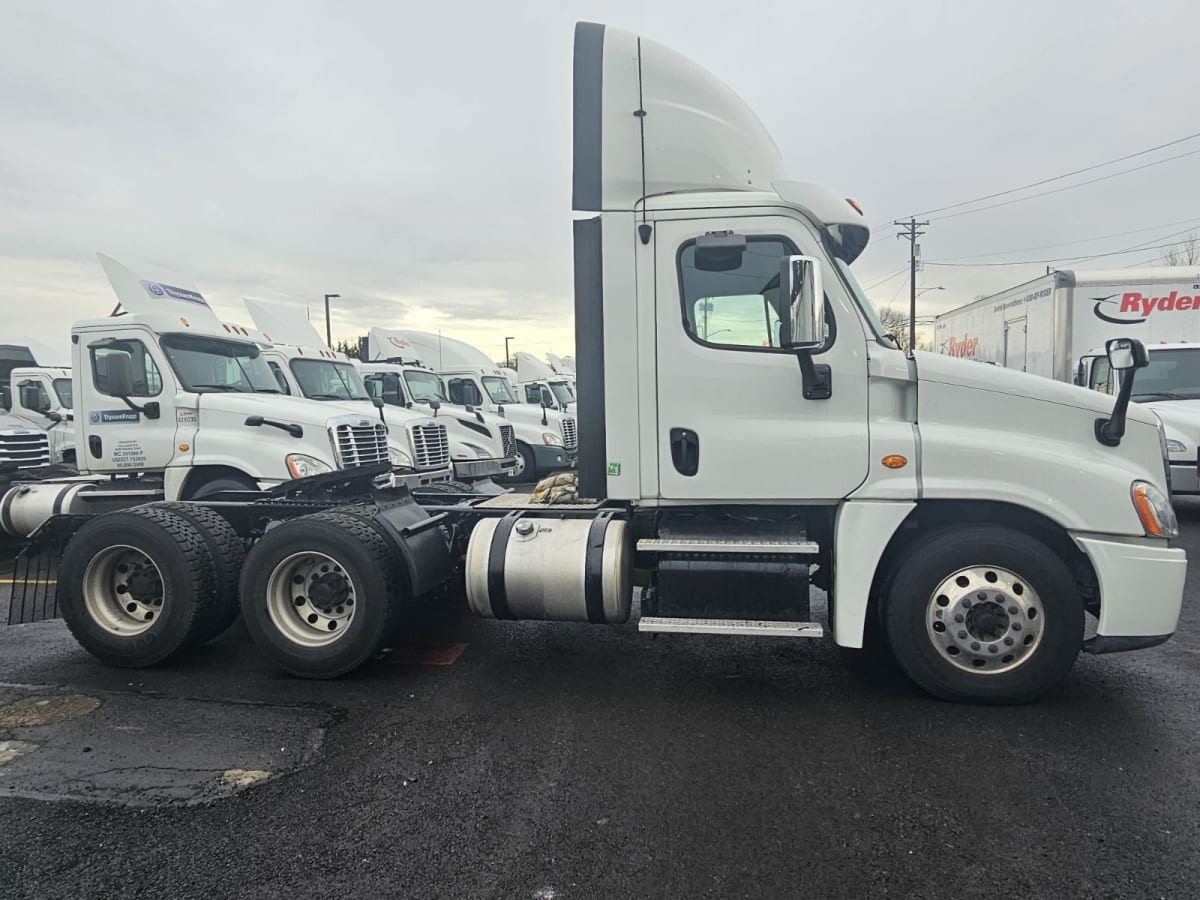 2017 Freightliner/Mercedes CASCADIA 125 679505