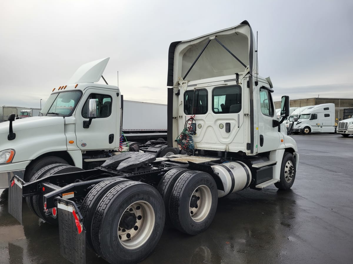 2017 Freightliner/Mercedes CASCADIA 125 679505