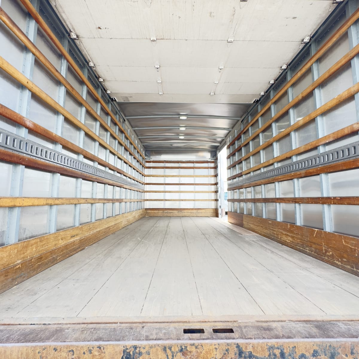 2017 Isuzu NQR 679566