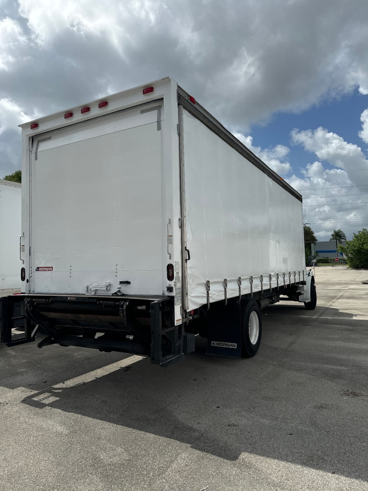 2017 Freightliner/Mercedes M2 106 679567