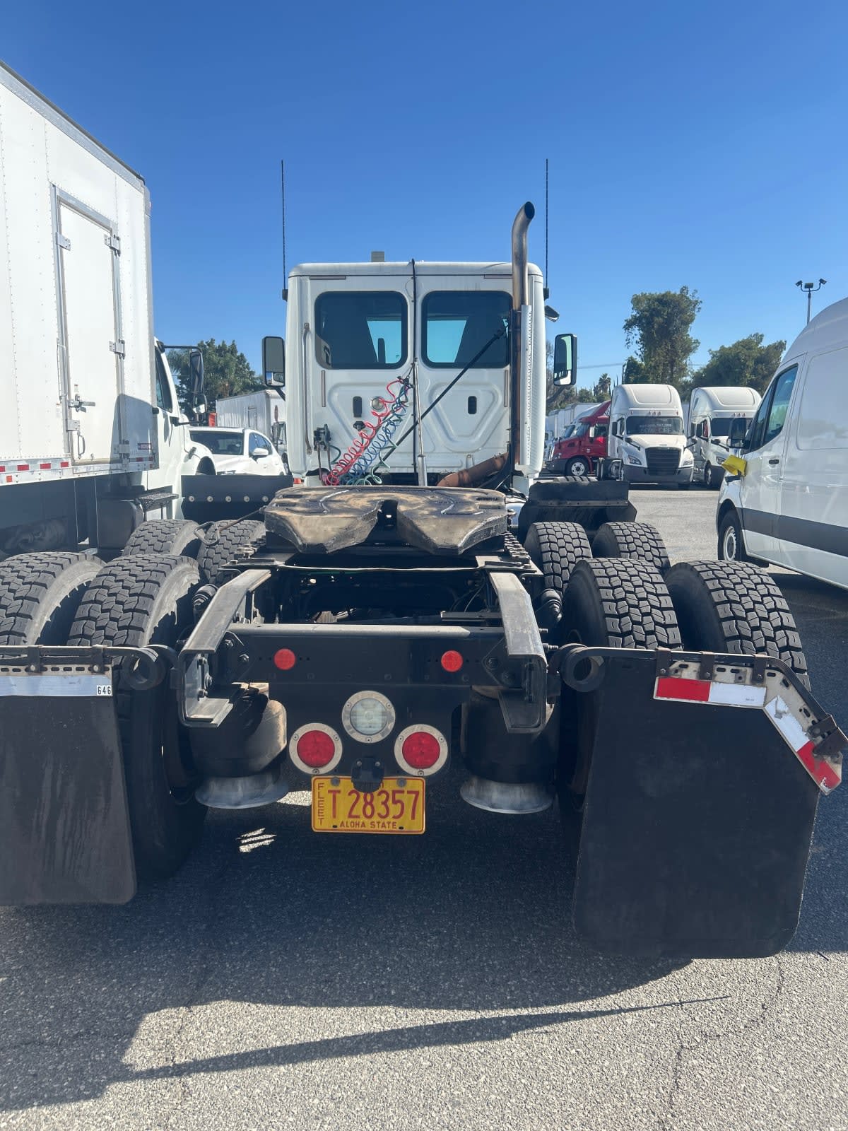 2017 Freightliner Cascadia in Pomona, CA — photo 5