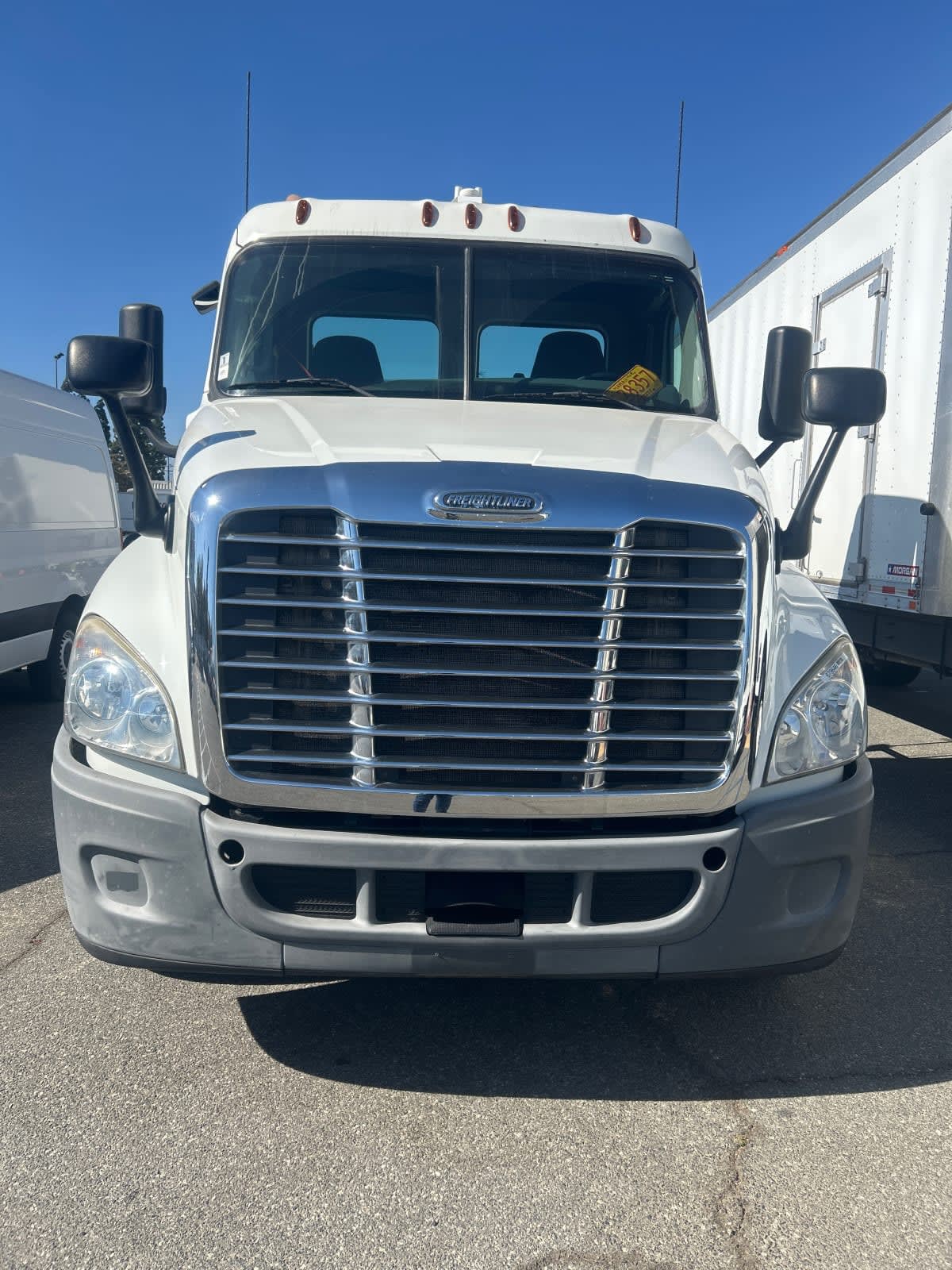 2017 Freightliner Cascadia in Pomona, CA — photo 2