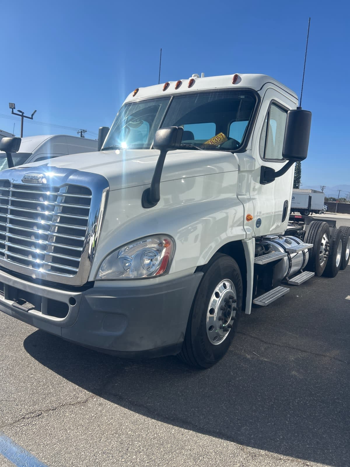 2017 Freightliner Cascadia in Pomona, CA — photo 3