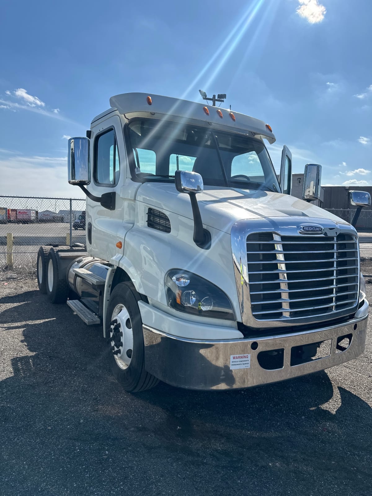 2017 Freightliner/Mercedes CASCADIA 113 679681