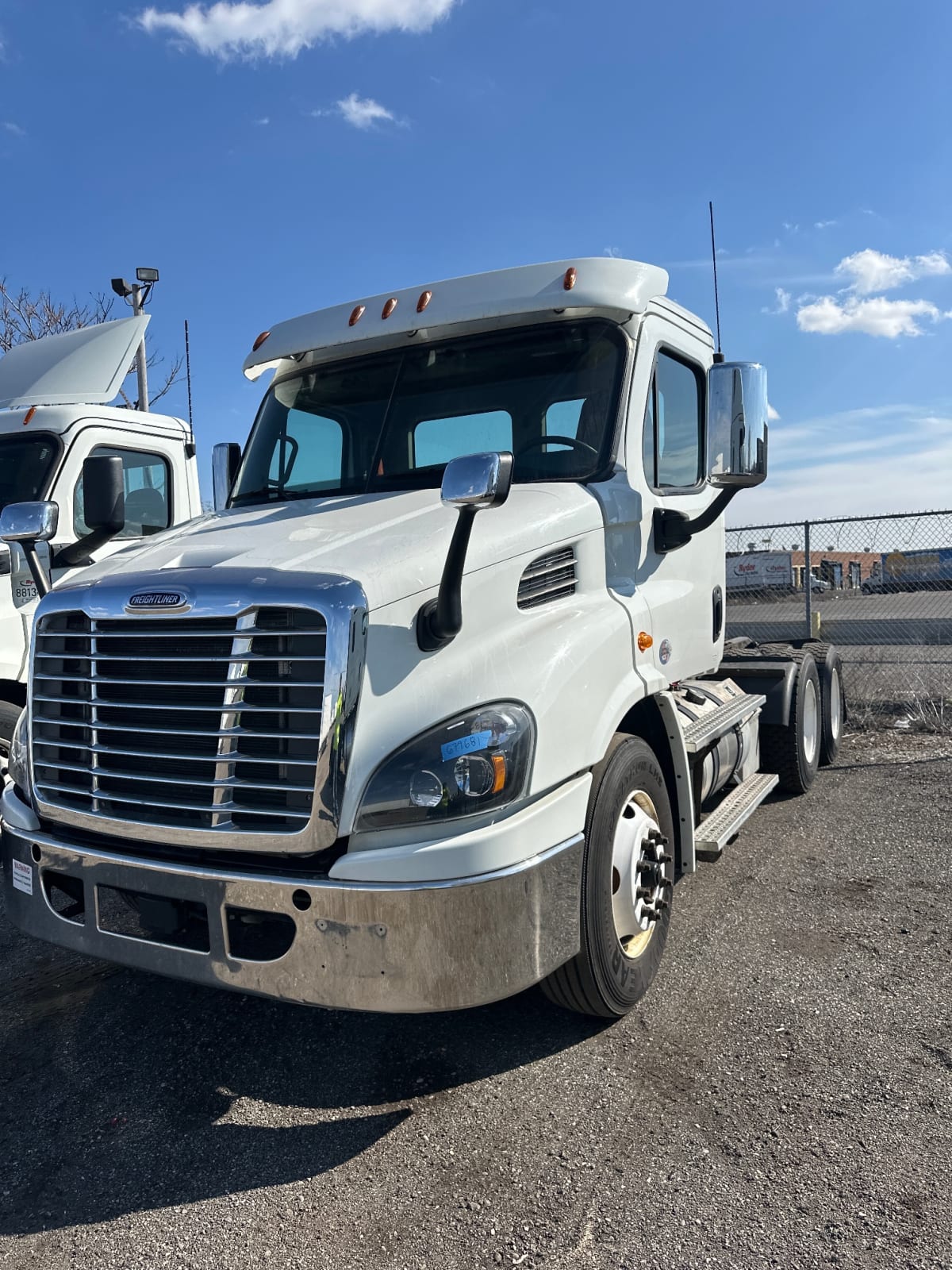 2017 Freightliner/Mercedes CASCADIA 113 679681