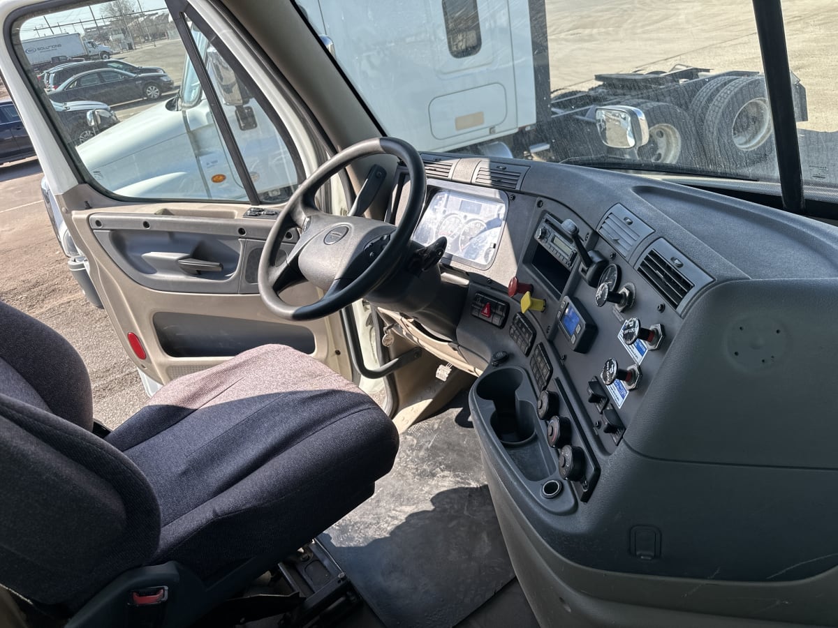 2017 Freightliner/Mercedes CASCADIA 113 679681