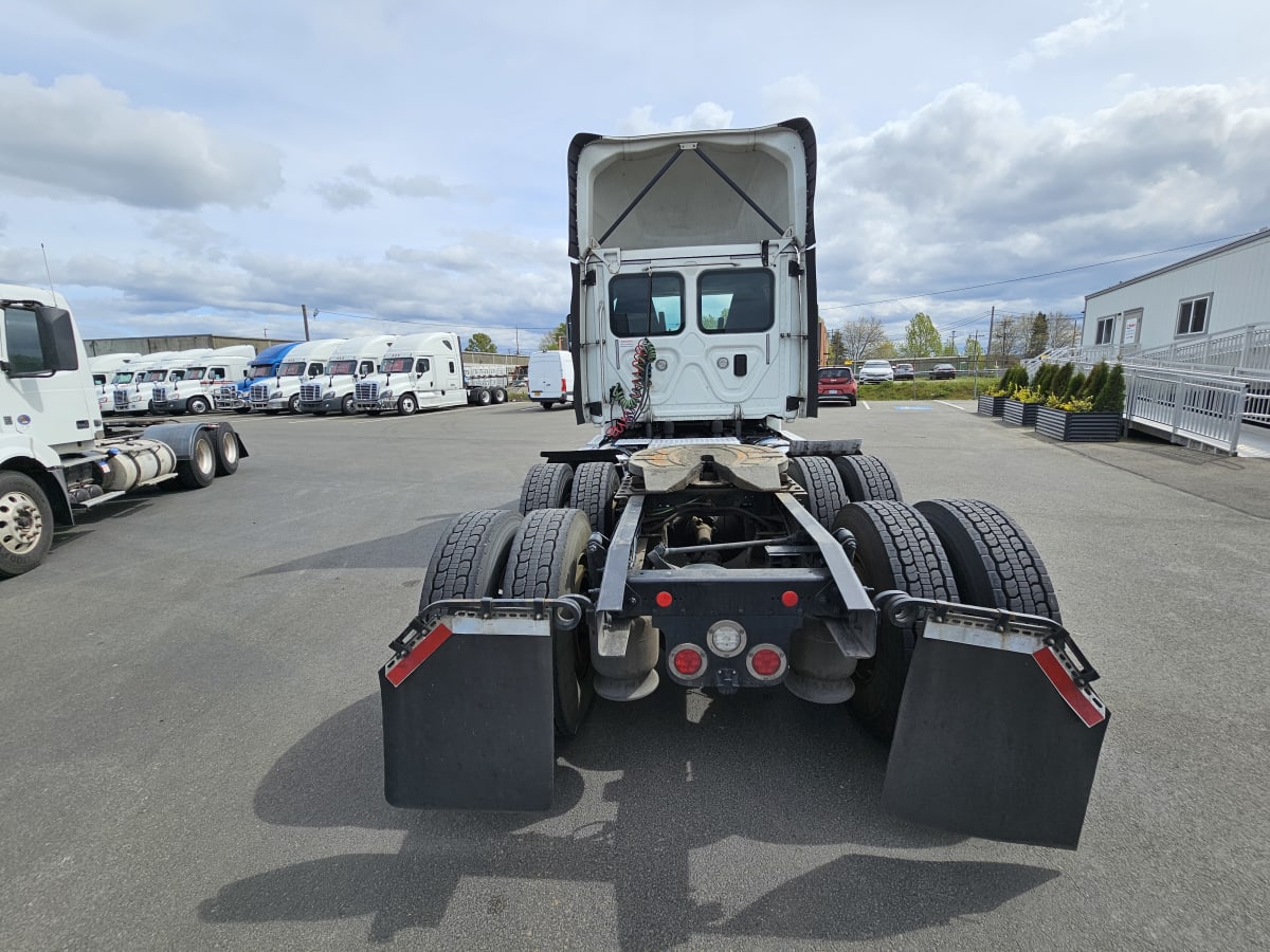 2017 Freightliner/Mercedes CASCADIA 125 679695