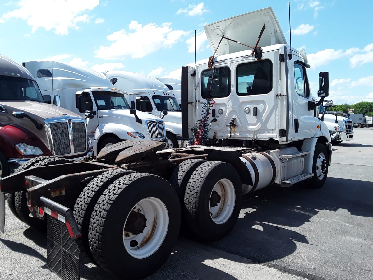 2018 Freightliner/Mercedes CASCADIA 113 679725