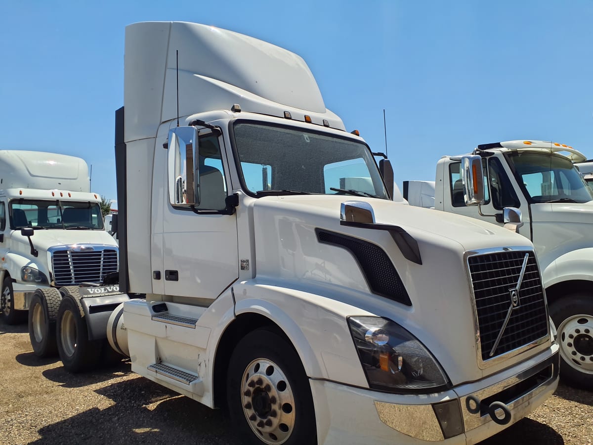 2017 Volvo VNL64TRACTOR 679802