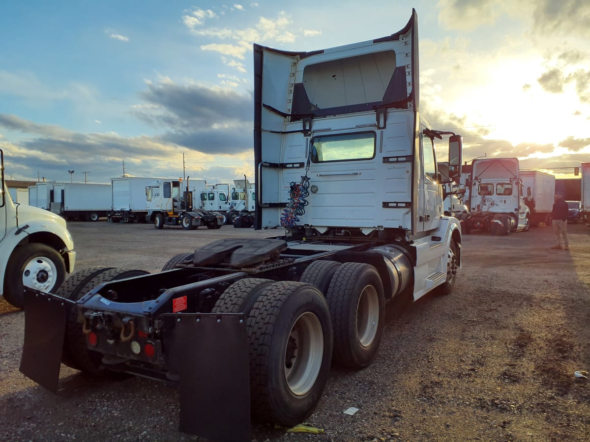 2017 Volvo VNL64TRACTOR 679805