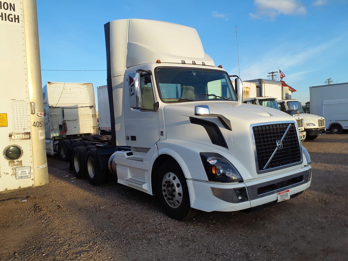 2017 Volvo VNL64TRACTOR 679805