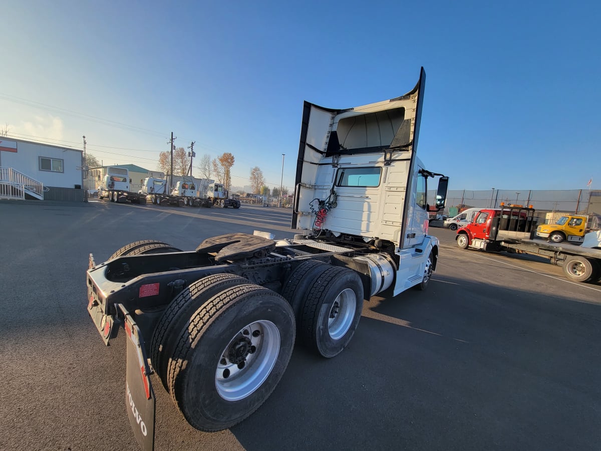 2017 Volvo VNL64TRACTOR 679807