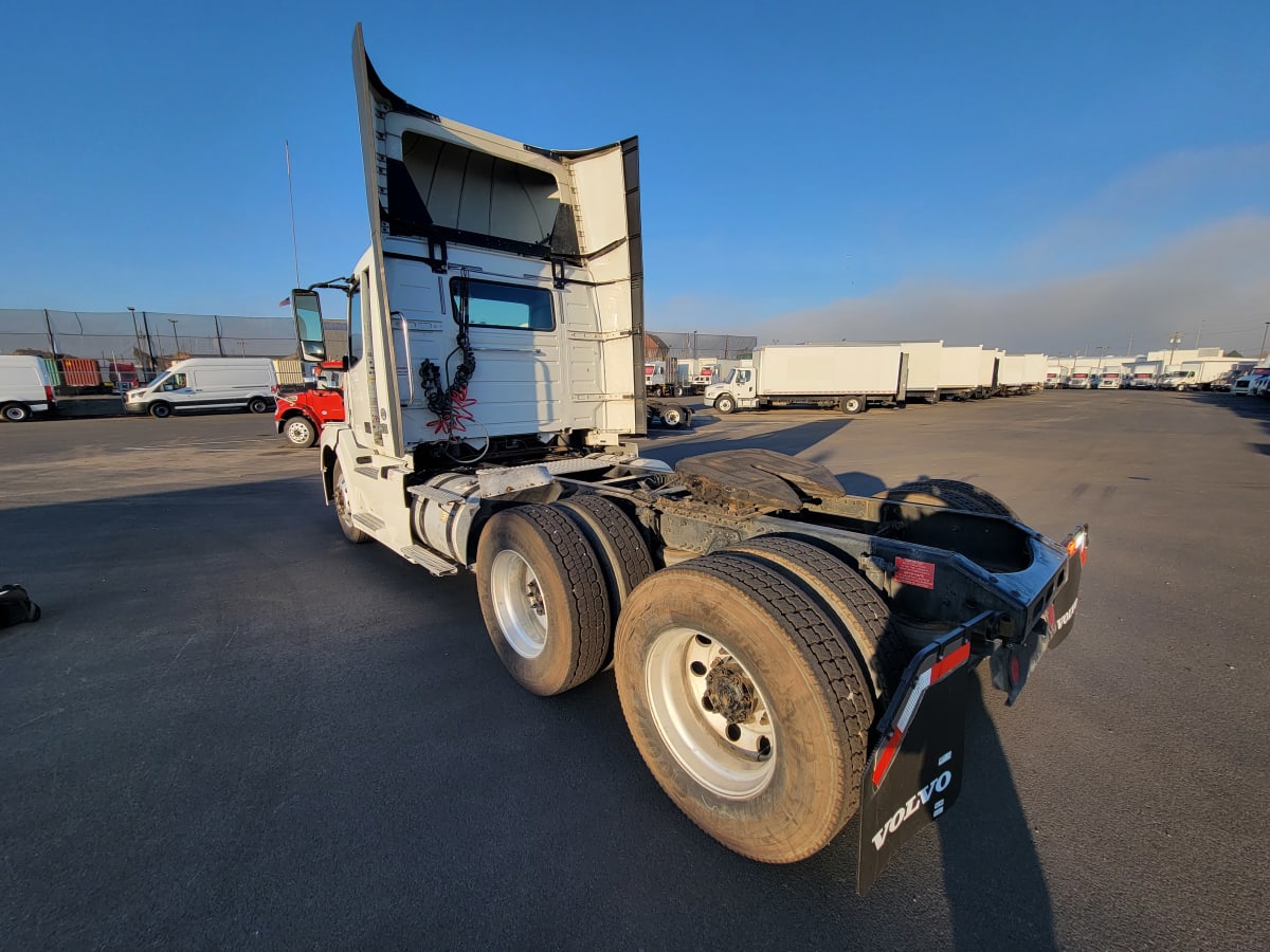 2017 Volvo VNL64TRACTOR 679808