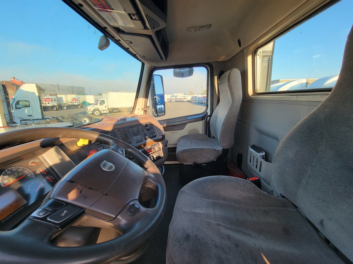 2017 Volvo VNL64TRACTOR 679808