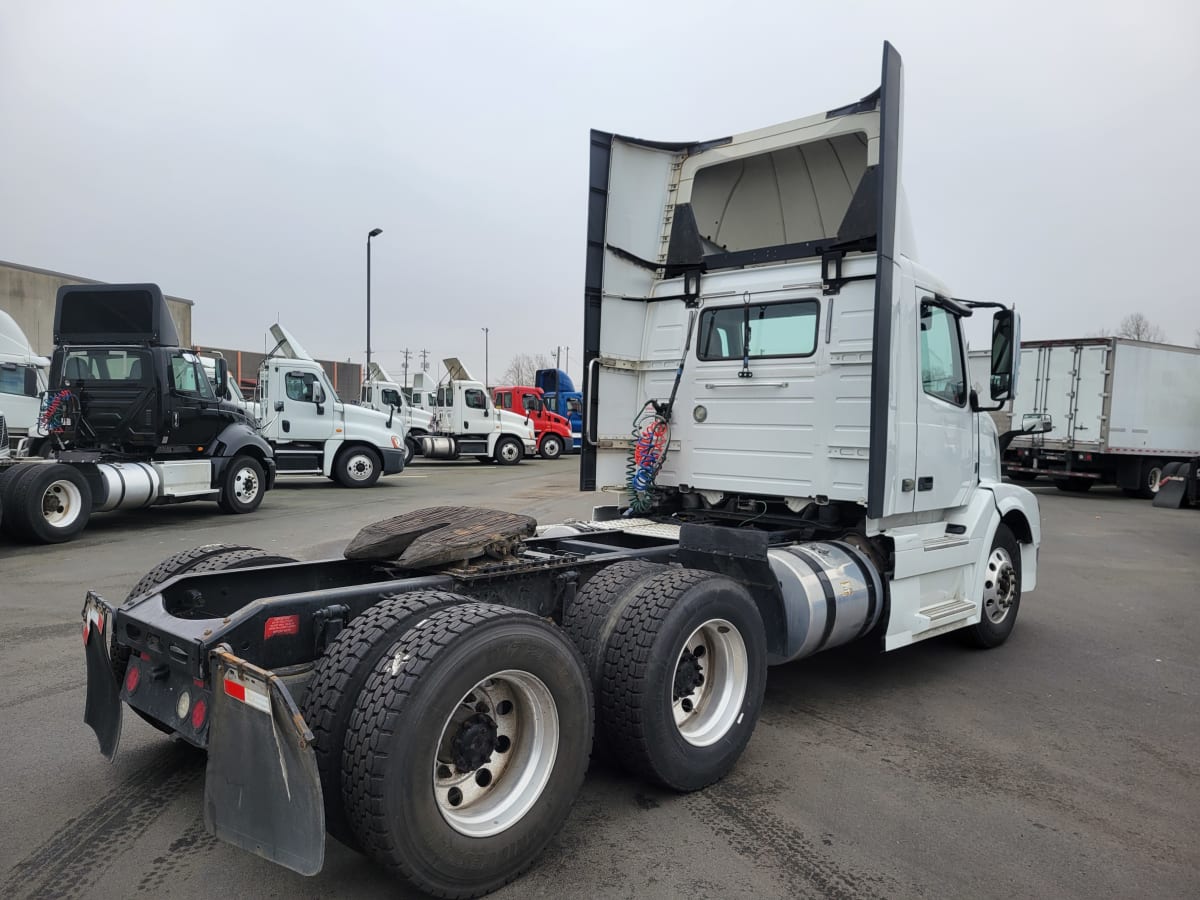 2017 Volvo VNL64TRACTOR 679810