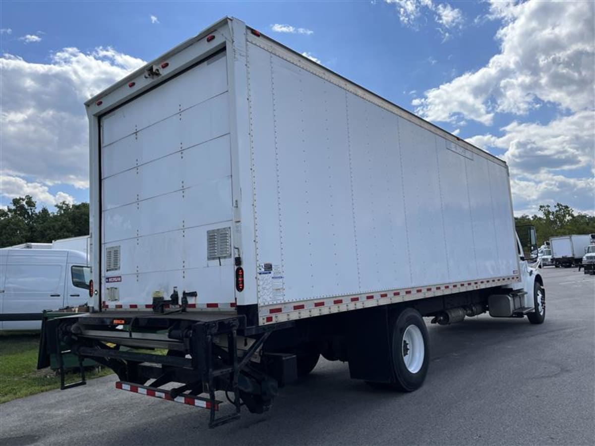 2017 Freightliner M2 106 679823