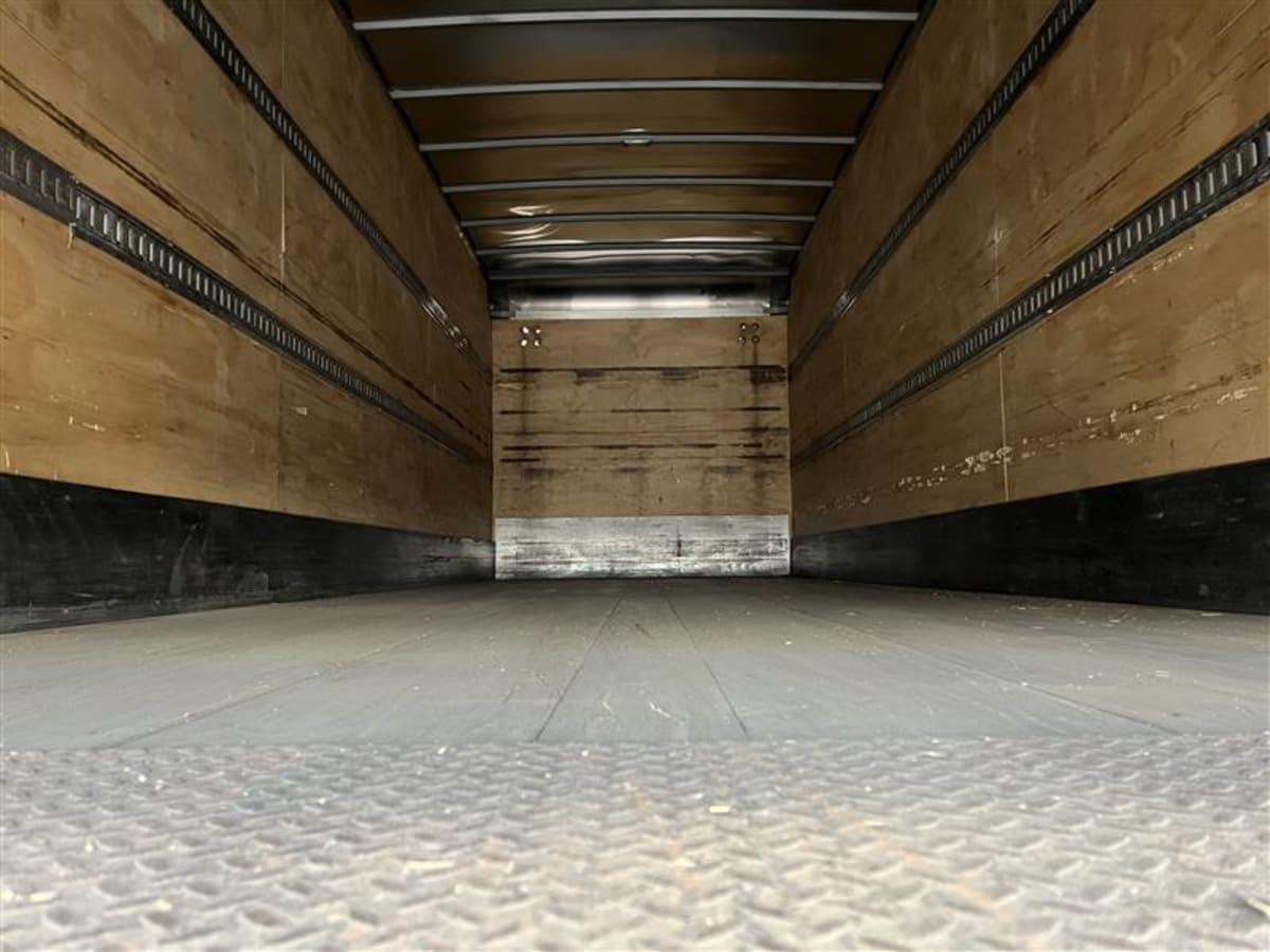 2017 Freightliner M2 106 679823
