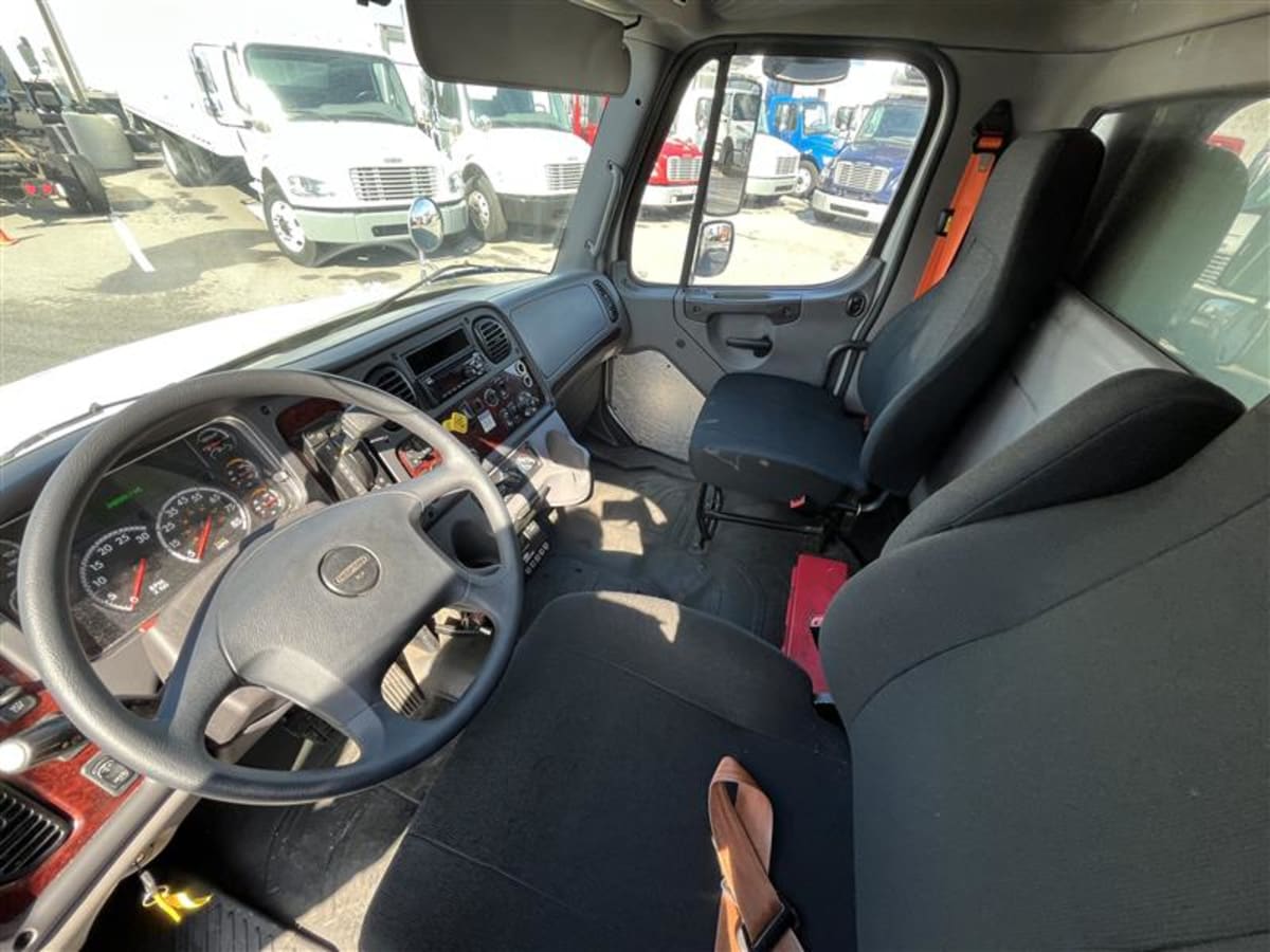 2017 Freightliner/Mercedes M2 106 679841
