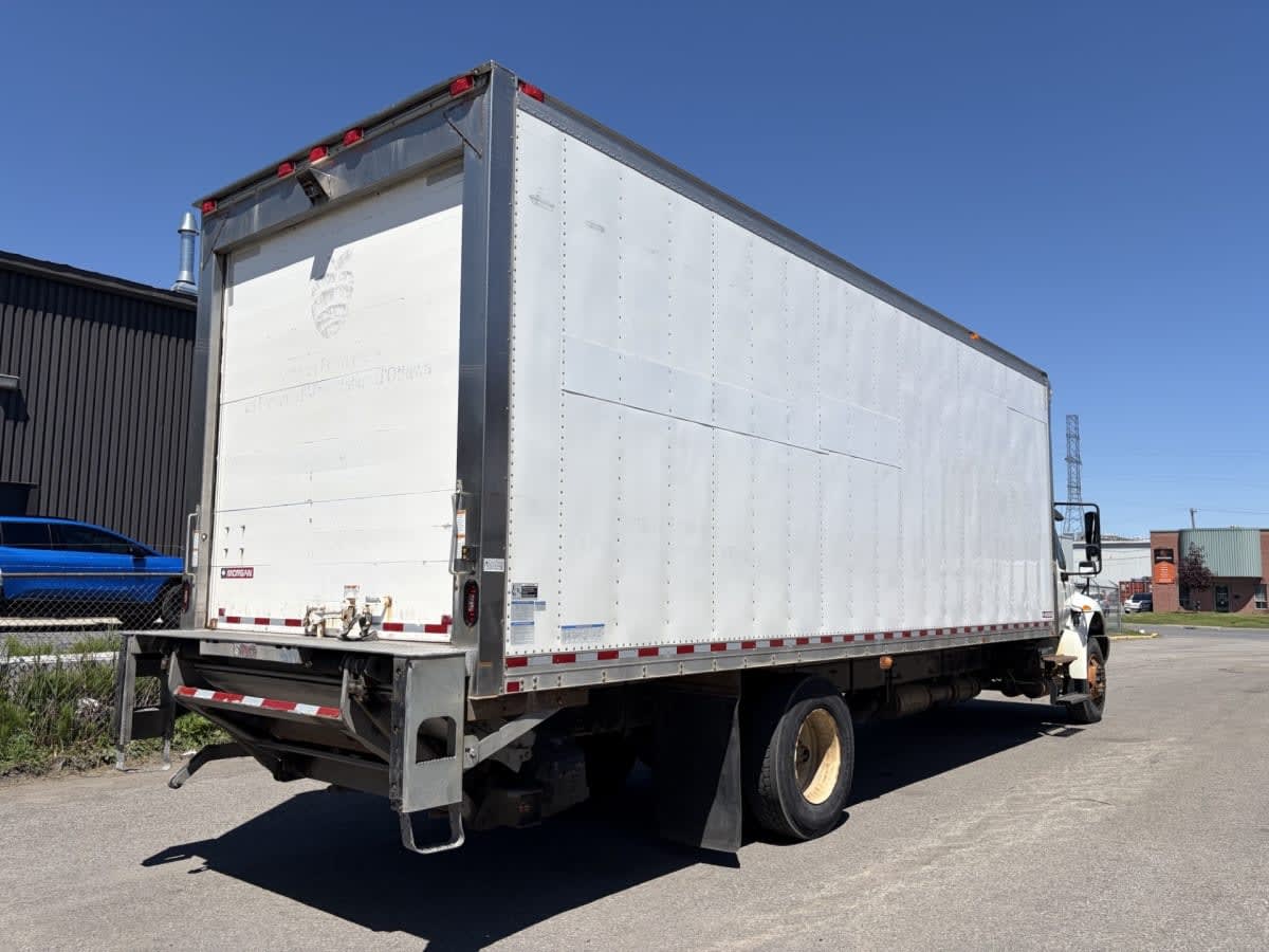 2017 Navistar International 4300 679843