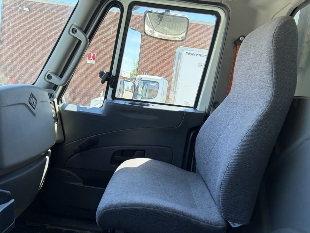 2017 Navistar International 4300 679843