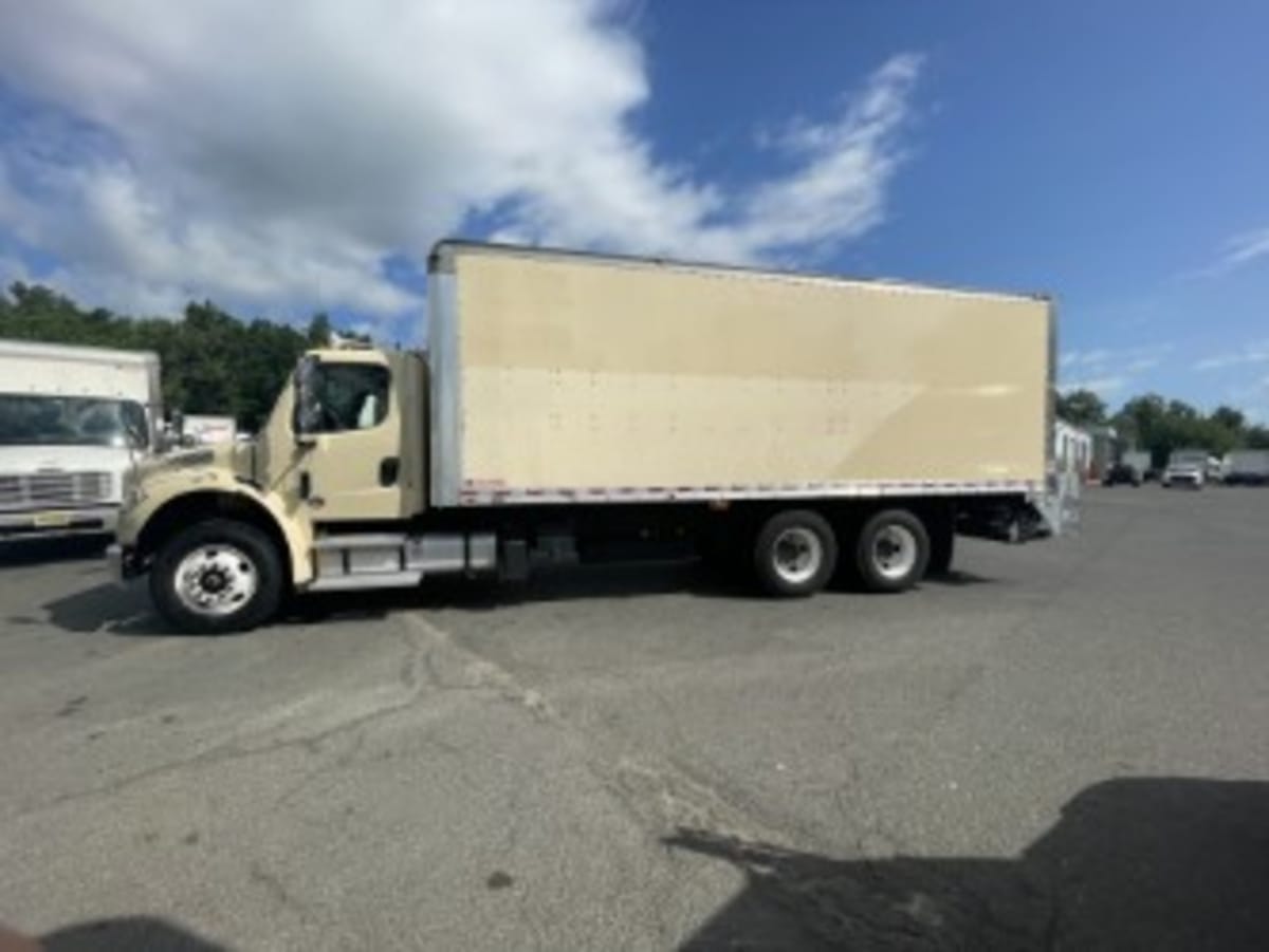 2017 Freightliner M2 106 679878