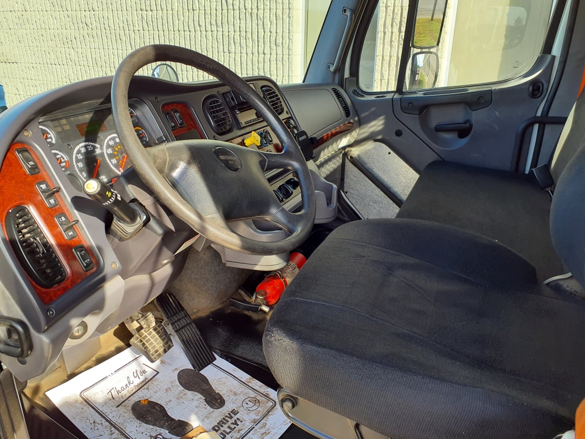 2017 Freightliner/Mercedes M2 106 679917