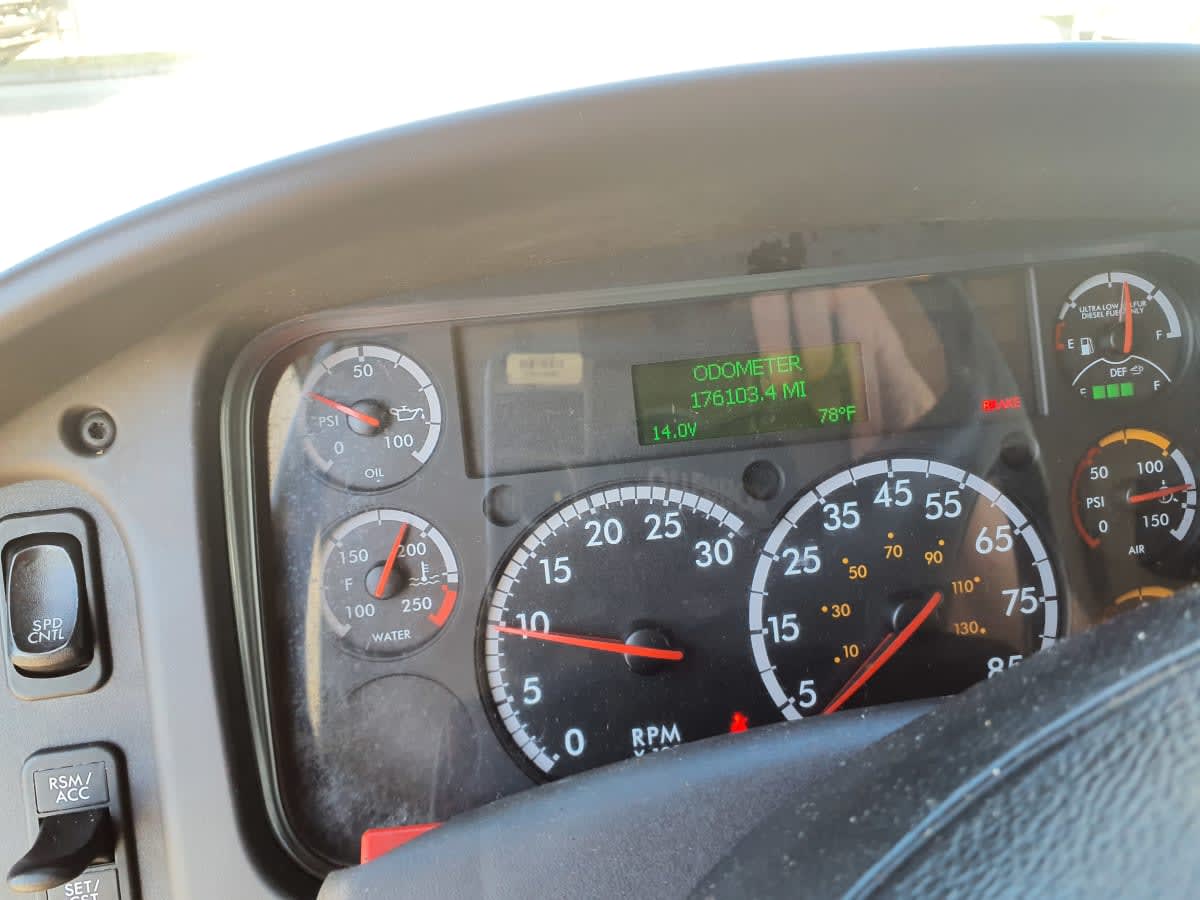 2018 Freightliner/Mercedes M2 106 679929