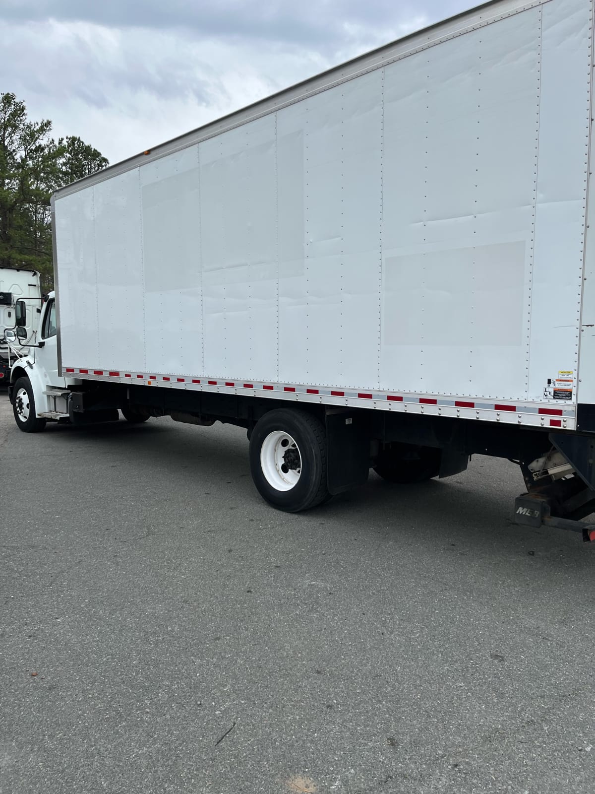 2017 Freightliner/Mercedes M2 106 680000