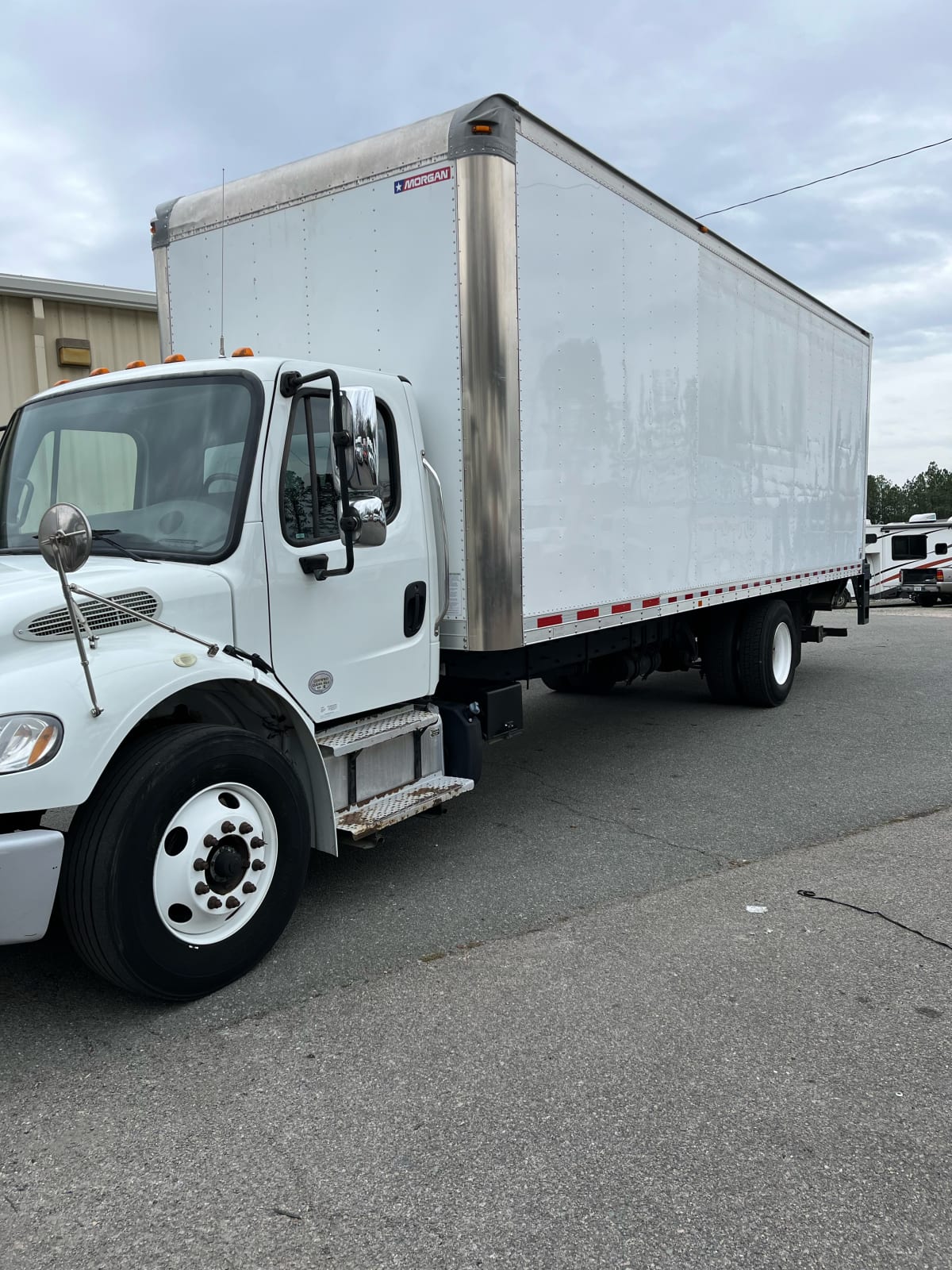 2017 Freightliner/Mercedes M2 106 680000