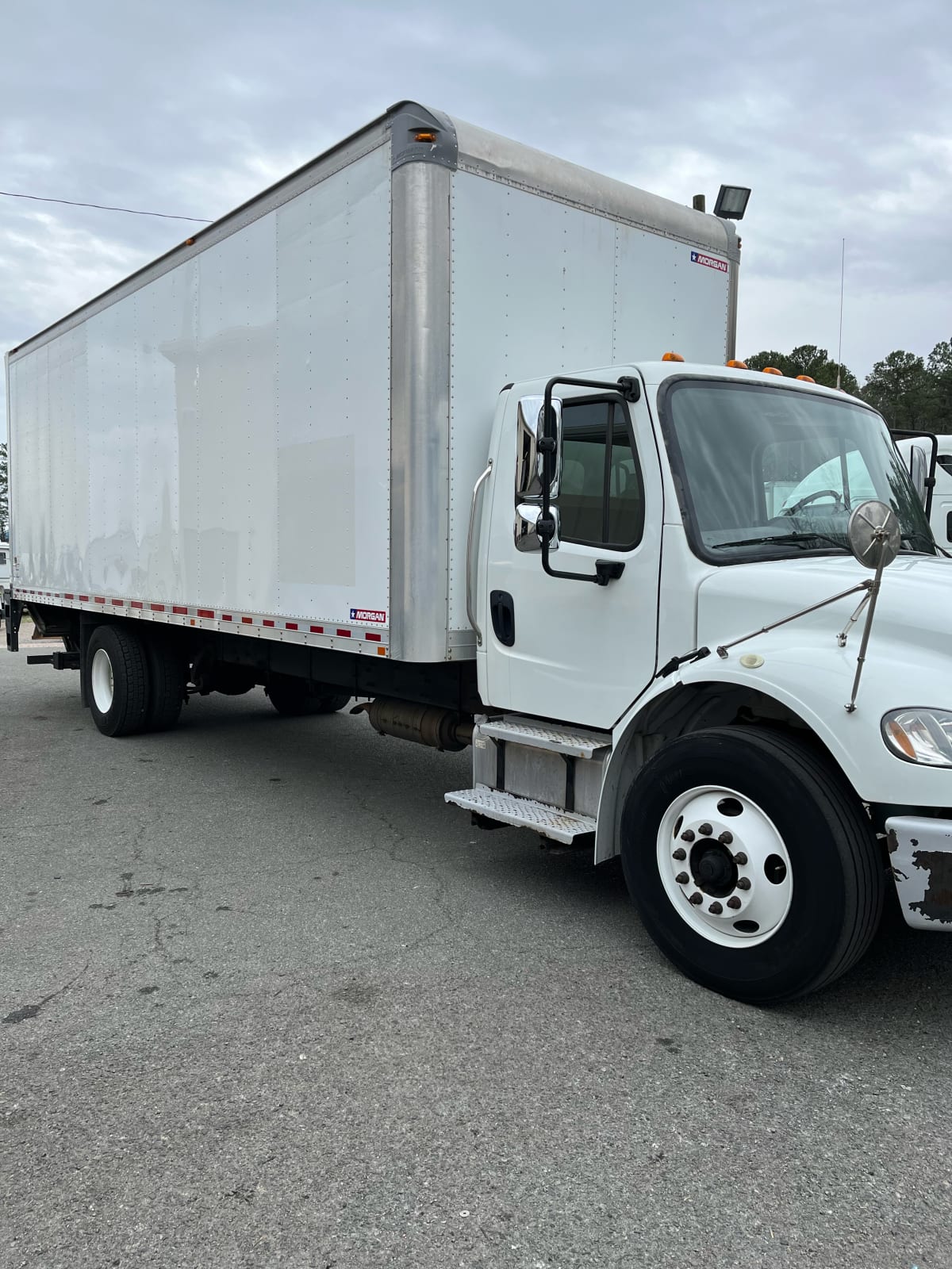 2017 Freightliner/Mercedes M2 106 680000