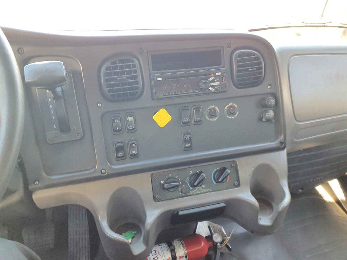 2017 Freightliner/Mercedes M2 106 680087