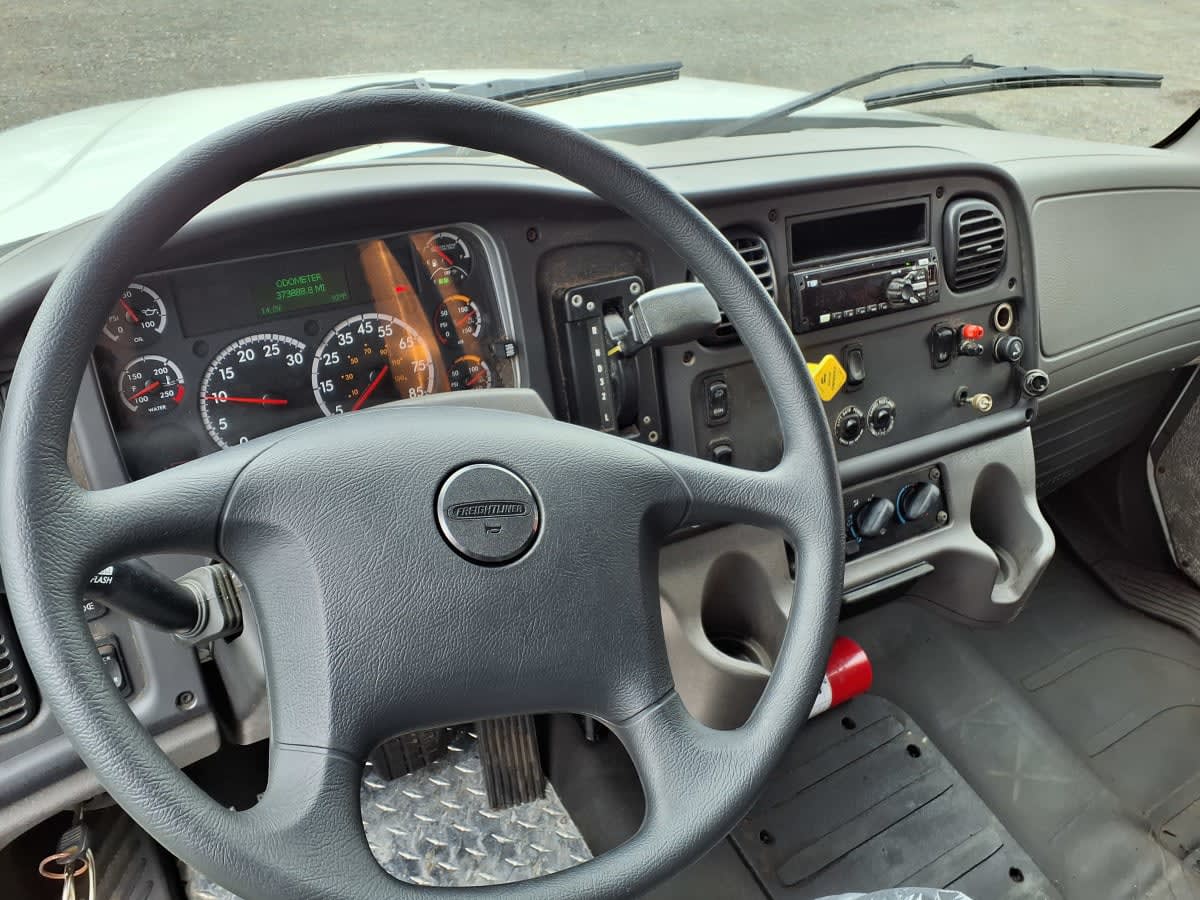 2018 Freightliner M2 106 680141