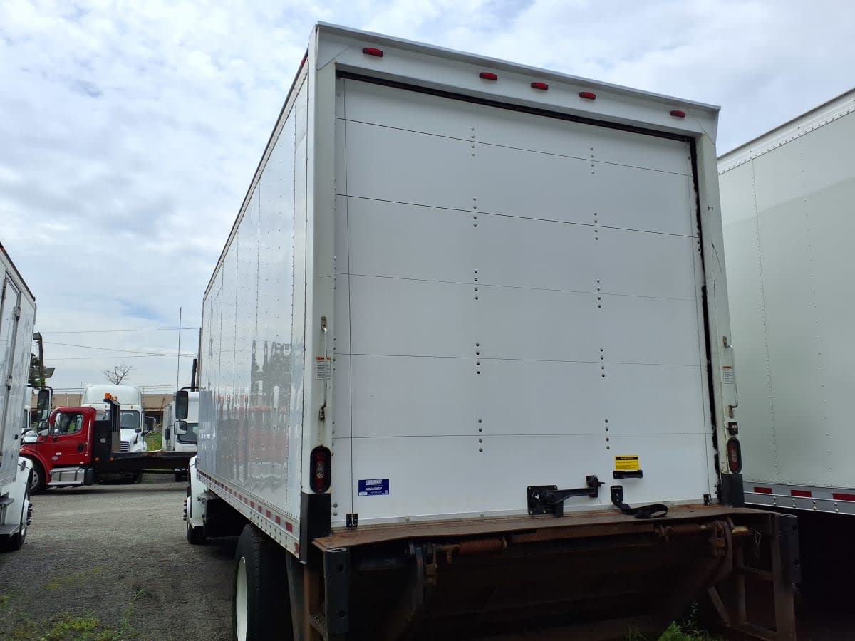 2018 Freightliner M2 106 680142