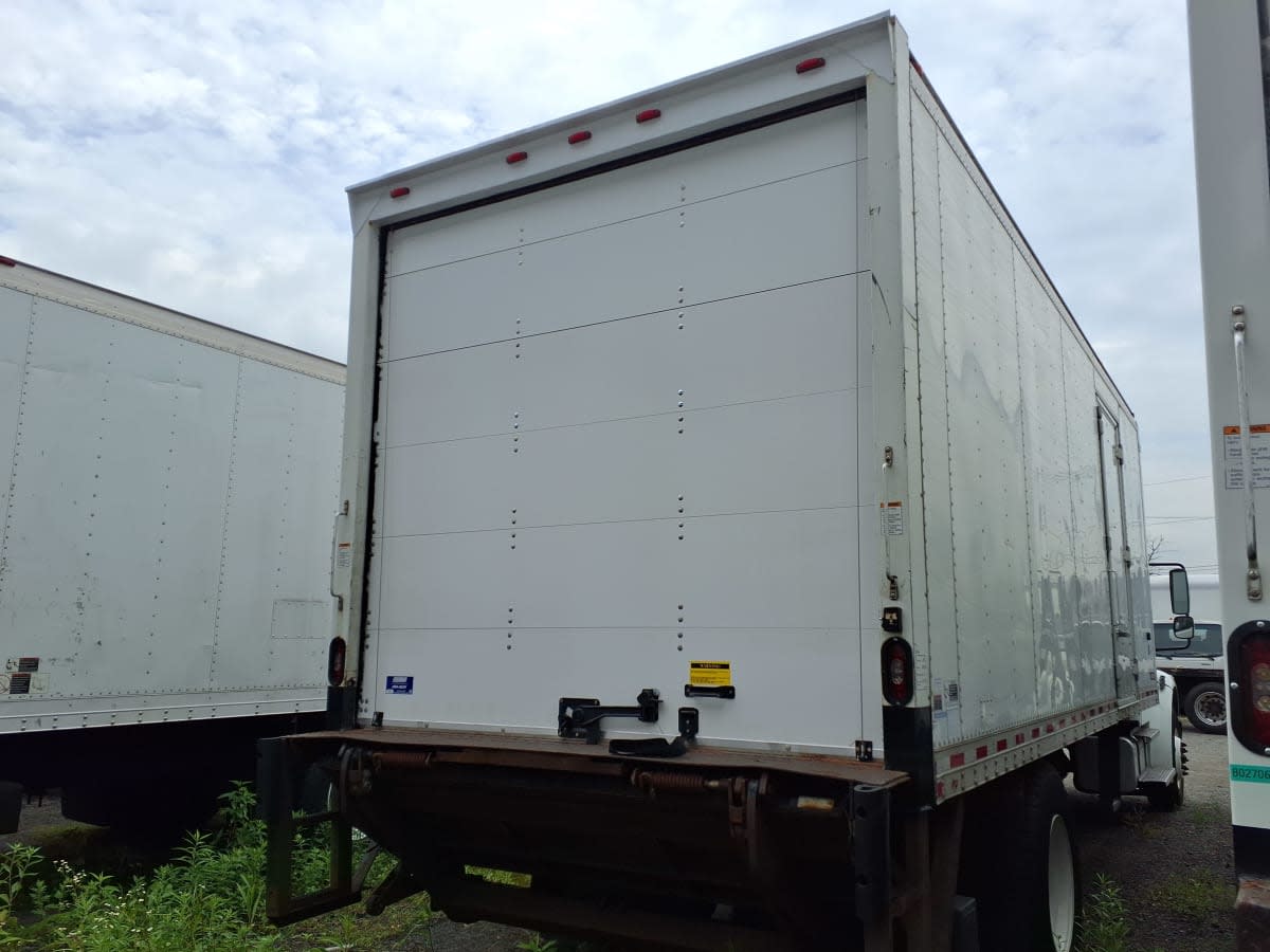 2018 Freightliner M2 106 680142