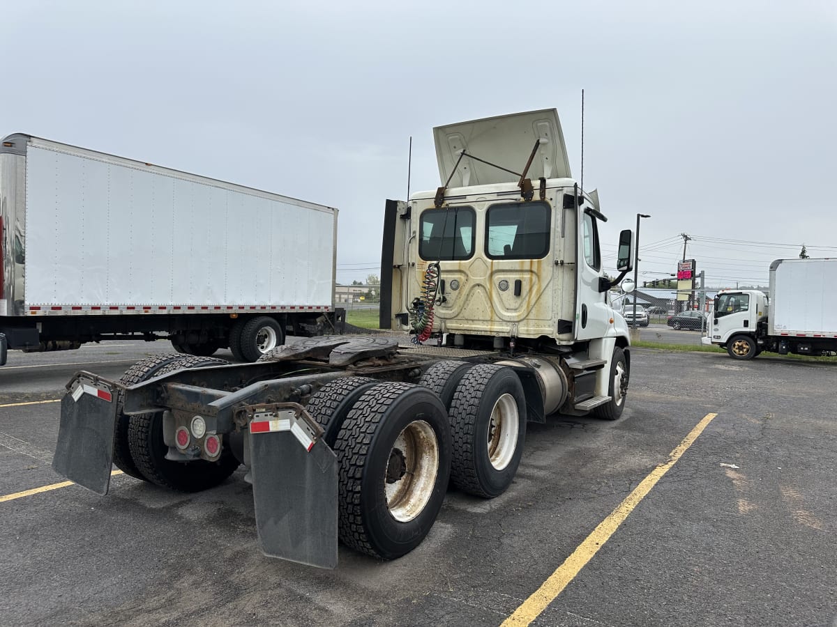 2017 Freightliner/Mercedes CASCADIA 125 680176