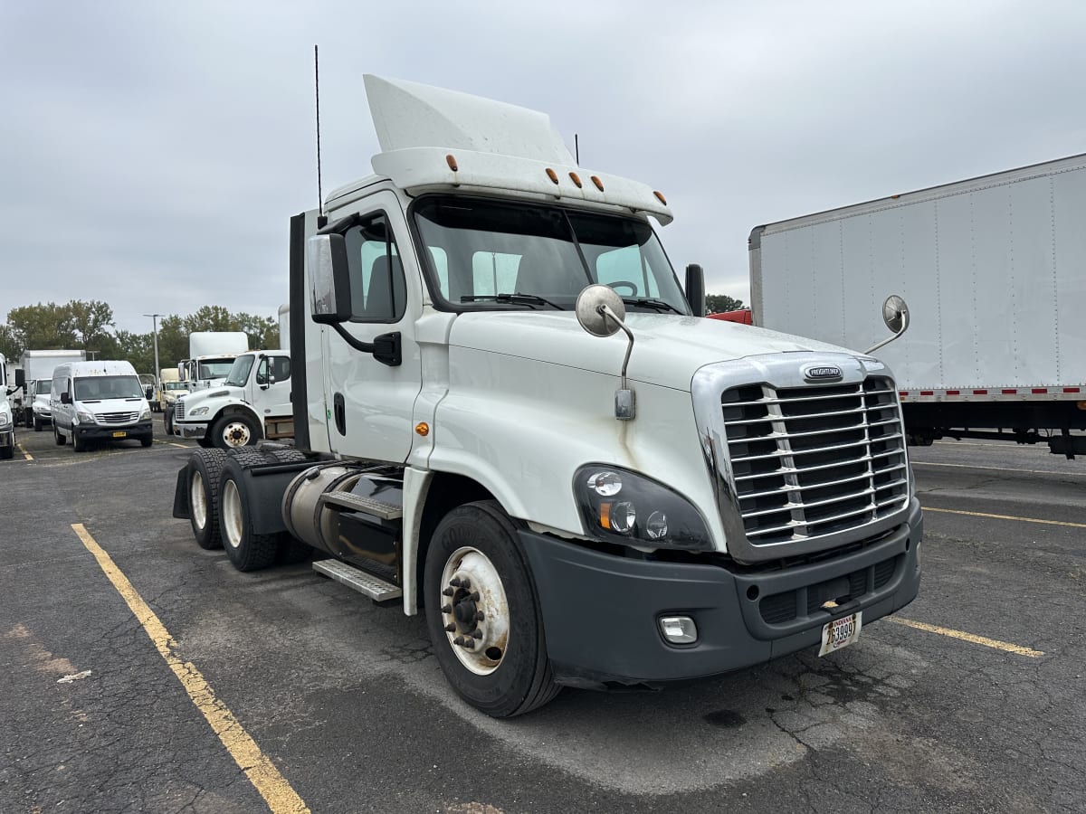 2017 Freightliner/Mercedes CASCADIA 125 680176