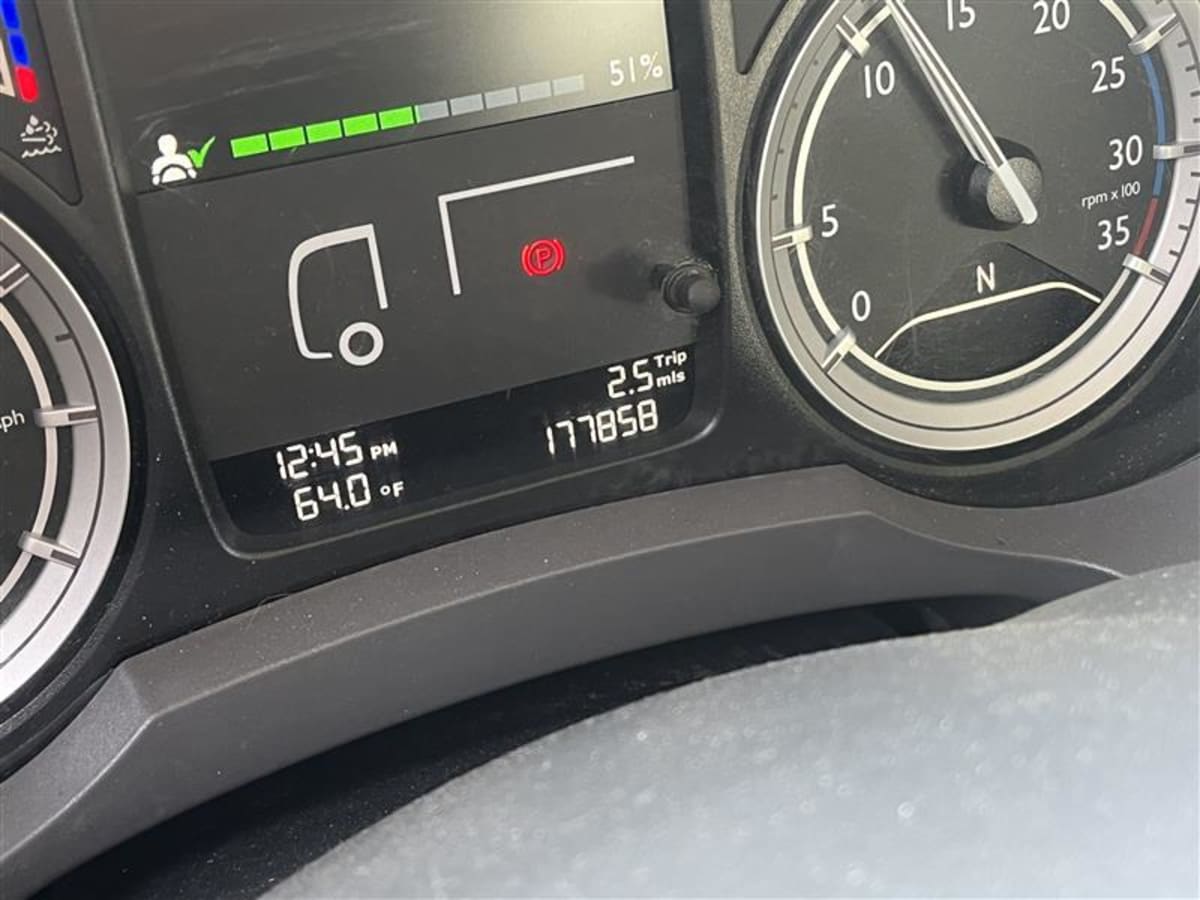 2017 Kenworth Trucks K270 680196