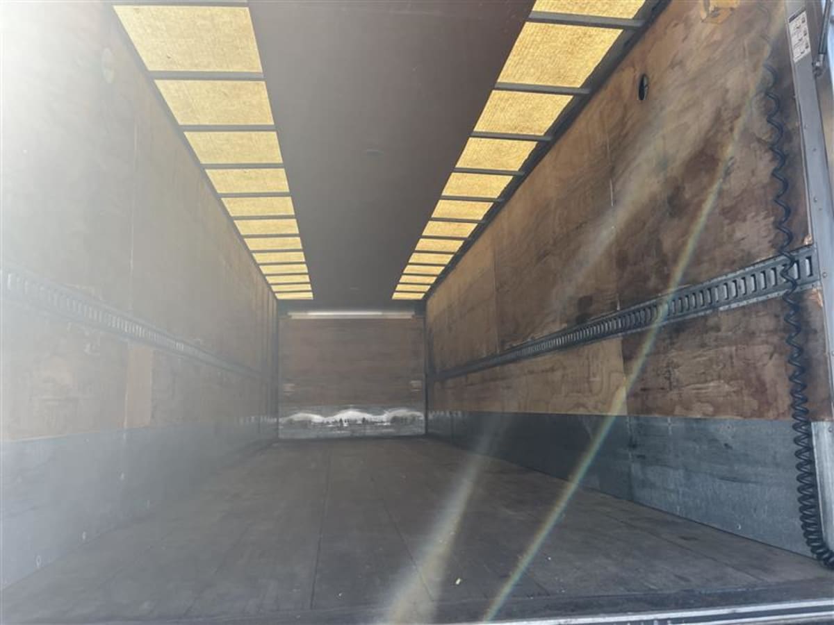 2017 Kenworth Trucks K270 680196