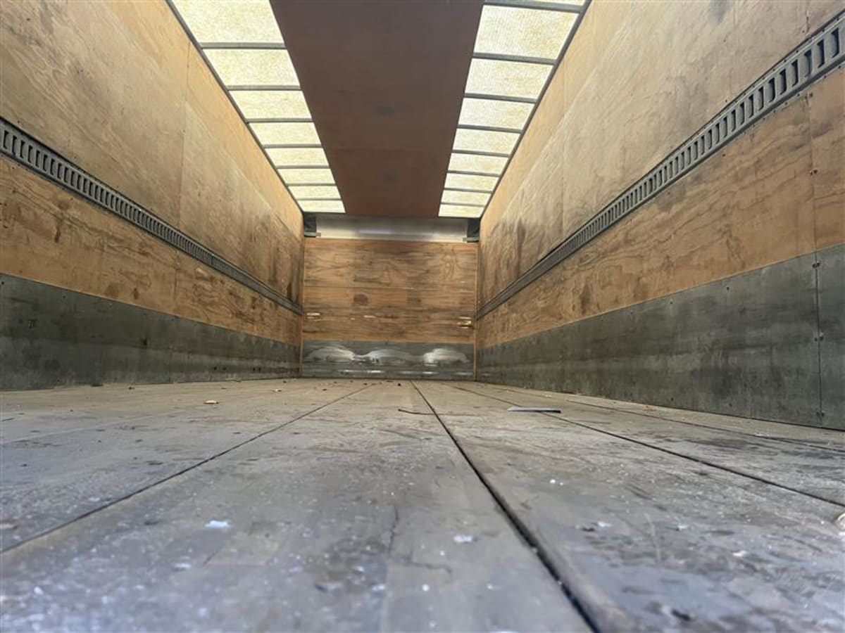 2017 Kenworth Trucks K270 680197