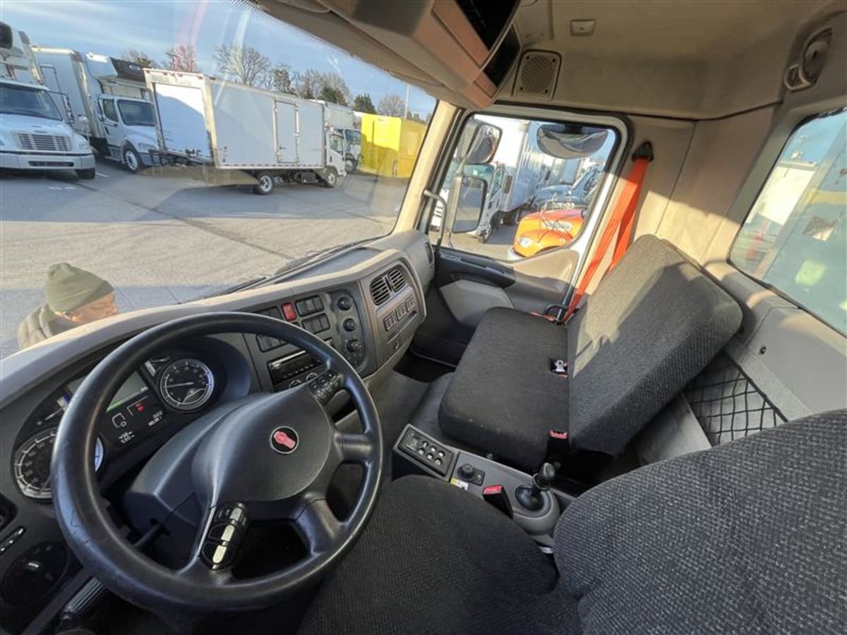 2017 Kenworth Trucks K270 680197