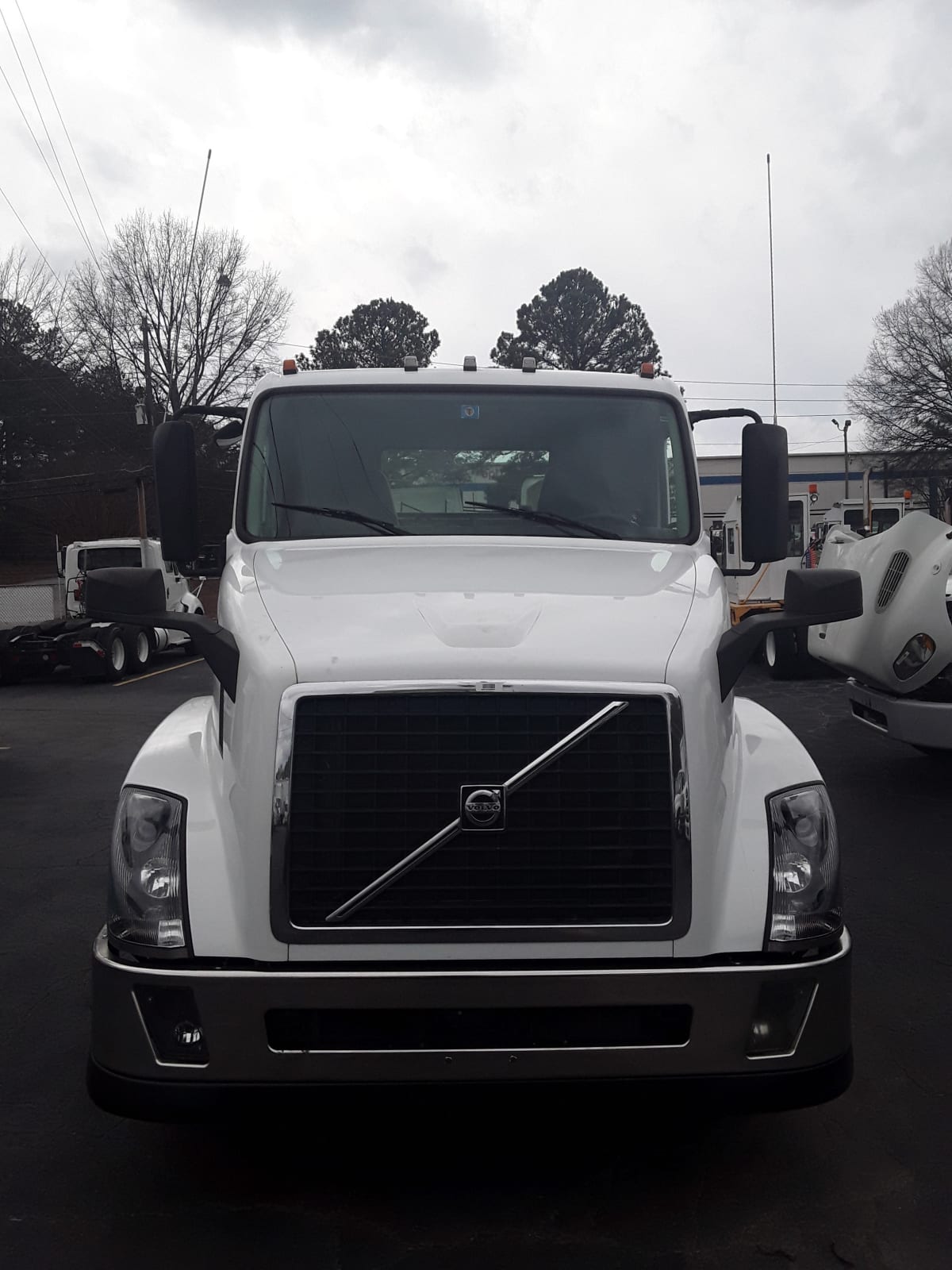 2017 Volvo VNL64TRACTOR 680225