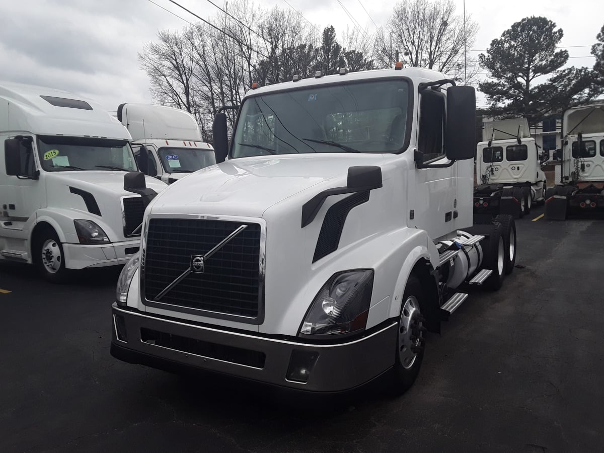 2017 Volvo VNL64TRACTOR 680225